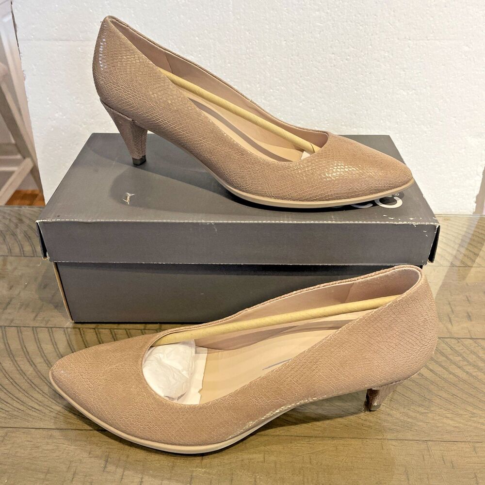Ecco shape 45 Dress Pump heel Leather beige cream size 10 NEW NIB